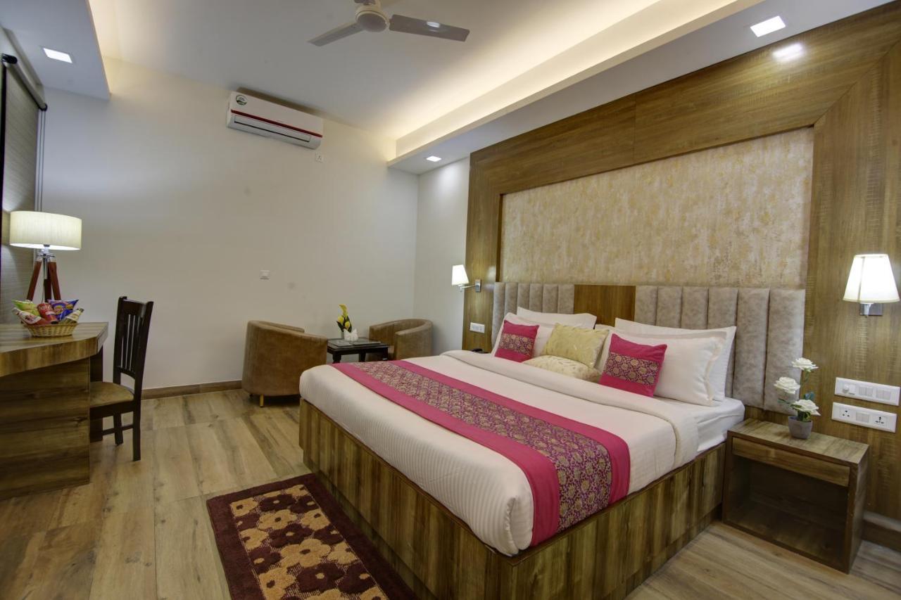 Hotel The Prithvi Near Delhi Airport Neu-Delhi Exterior foto