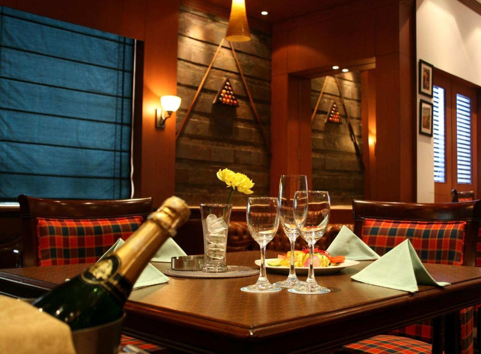 Hotel The Prithvi Near Delhi Airport Neu-Delhi Exterior foto